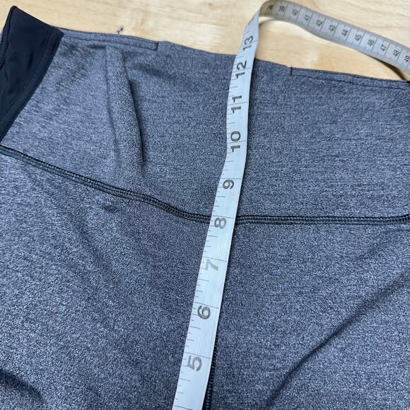 Lululemon Squad Goals Crop 17" Heathered Black Women's Size 10 EUC - Picture 9 of 10